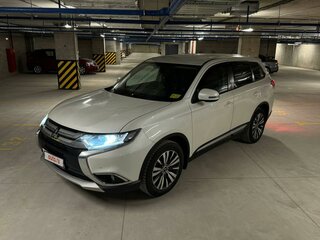 2016 Mitsubishi Outlander III Рестайлинг 2, белый, 2200000 рублей, вид 1