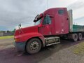 2000 Freightliner Century Class, красный, 900000 рублей - вид 5