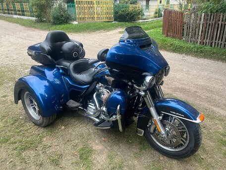 2018 Harley-Davidson Tri Glide, синий, 2000000 рублей, вид 5