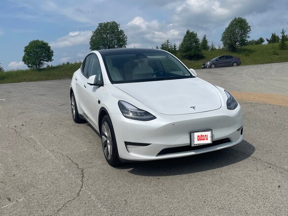 2023 Tesla Model Y Long Range Dual Motor I, белый, 4750000 рублей - вид 3