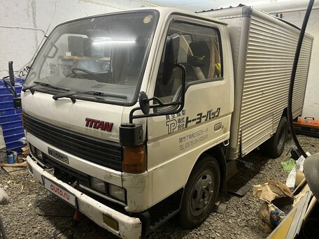 1993 Mazda Titan, белый, 1150000 рублей, вид 1