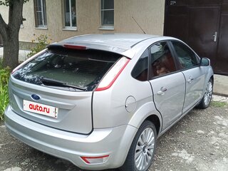 2011 Ford Focus II Рестайлинг, серебристый, 540000 рублей, вид 4