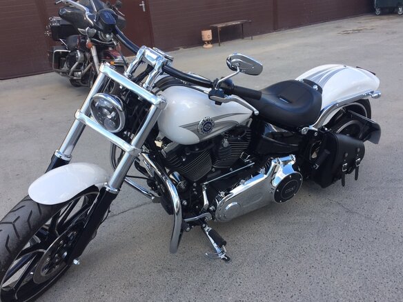 2015 Harley-Davidson Breakout, белый, 1800000 рублей