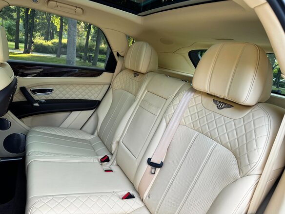 2016 Bentley Bentayga I, коричневый, 8700000 рублей - вид 24