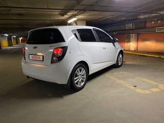 2014 Chevrolet Aveo II, белый, 900000 рублей, вид 3