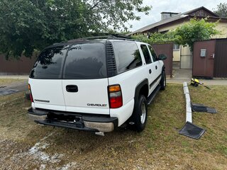 2002 Chevrolet Suburban IX, белый, 4500000 рублей, вид 3