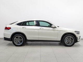 2021 Mercedes-Benz GLC Coupe AMG 43 AMG I (C253) Рестайлинг, белый, 7500000 рублей, вид 4