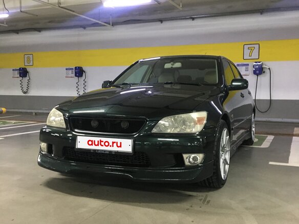 2001 Lexus IS 200 I, зелёный, 700000 рублей