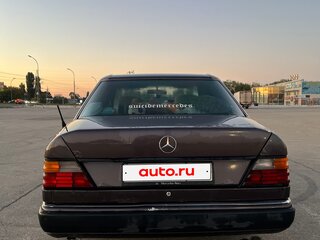 1992 Mercedes-Benz W124 230 4-speed, фиолетовый, 375000 рублей, вид 5