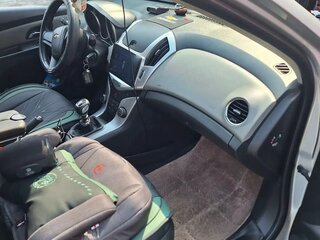 2013 Chevrolet Cruze I Рестайлинг, серебристый, 1000000 рублей, вид 5