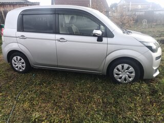 2017 Toyota Spade, серебристый, 1169000 рублей, вид 4
