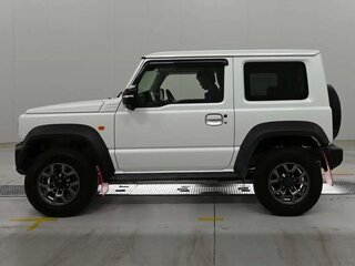 2022 Suzuki Jimny IV, белый, 1900000 рублей, вид 4