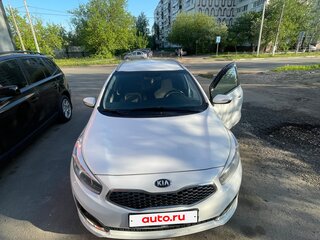 2017 Kia Ceed II Рестайлинг, белый, 1300000 рублей, вид 1