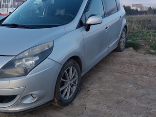 2010 Renault Scenic III, серебристый, 689999 рублей, вид 5