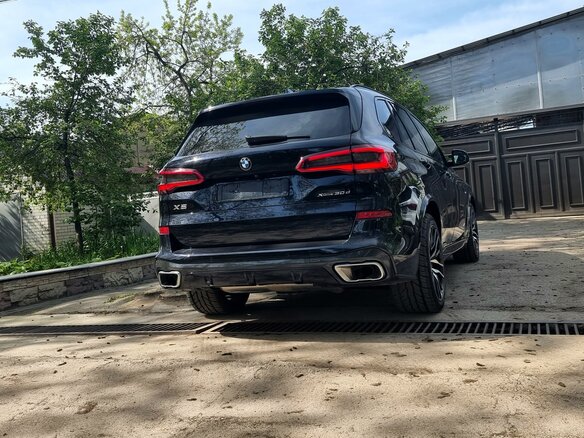2020 BMW X5 30d IV (G05/G18), синий, 6500000 рублей - вид 3