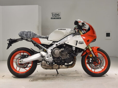 2025 Yamaha XSR900, белый, 1200000 рублей, вид 1