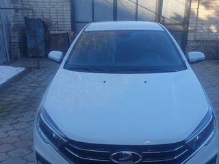 2024 Lada (ВАЗ) Vesta I Рестайлинг (NG), белый, 1585000 рублей, вид 3