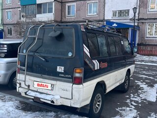 1989 Mitsubishi Delica III, серебристый, 900000 рублей, вид 3