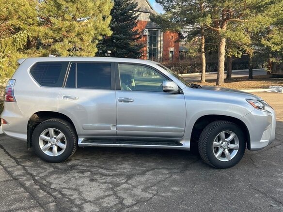 2019 Lexus GX 460 II Рестайлинг, серый, 6360000 рублей - вид 3