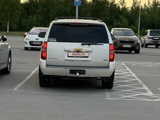 2012 Chevrolet Tahoe 6AT III, белый, 2080000 рублей, вид 3