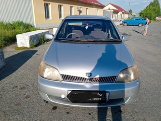 2001 Toyota Platz, серый, 400000 рублей, вид 3
