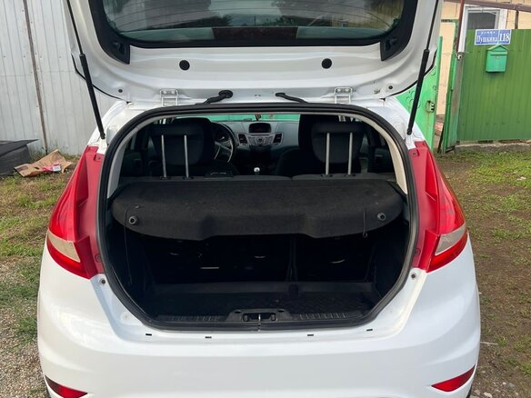 2009 Ford Fiesta Mk6, белый, 550000 рублей - вид 9