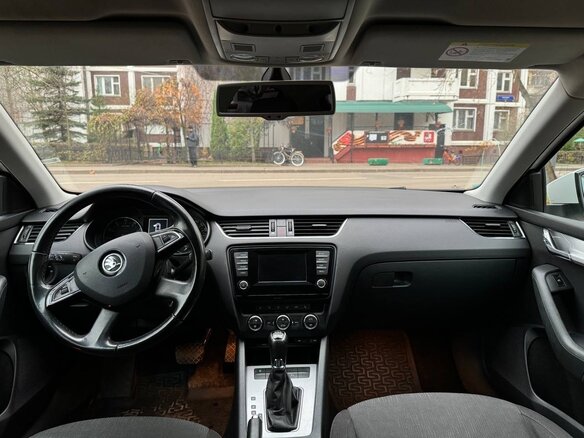 2013 Skoda Octavia III (A7), белый, 850000 рублей - вид 15