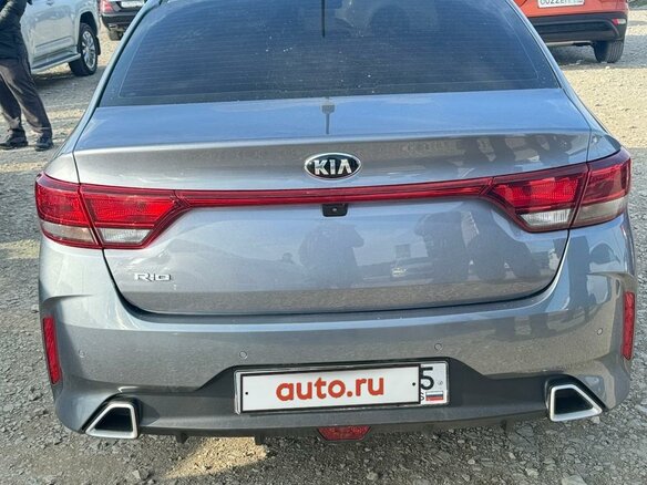 2021 Kia Rio IV Рестайлинг, серый, 1750000 рублей - вид 3