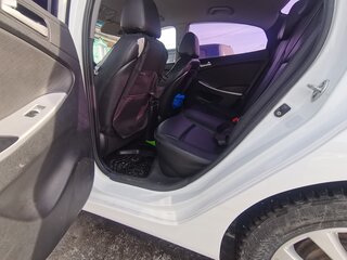 2011 Hyundai Accent IV, белый, 1000000 рублей, вид 2