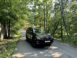2019 Toyota Land Cruiser Prado 150 Series Рестайлинг 2, чёрный, 5050000 рублей, вид 3