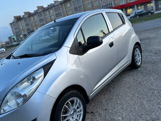 2013 Chevrolet Spark III, серебристый, 800000 рублей, вид 2