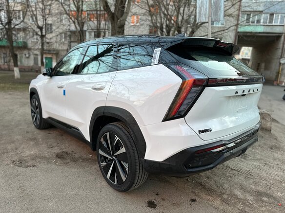 2024 Geely Atlas II, белый, 2650000 рублей - вид 5