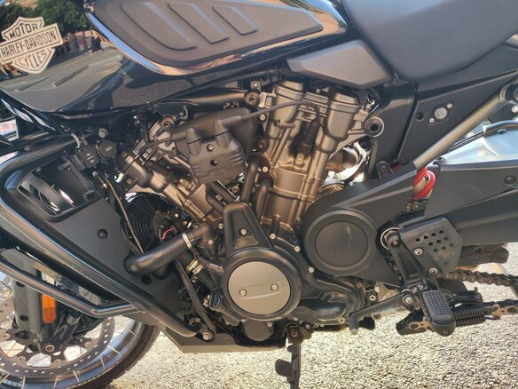 2021 Harley-Davidson Pan America Special, чёрный, 1300000 рублей - вид 2