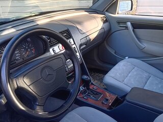 1997 Mercedes-Benz C-Класс 180 I (W202) Рестайлинг, синий, 440000 рублей, вид 4