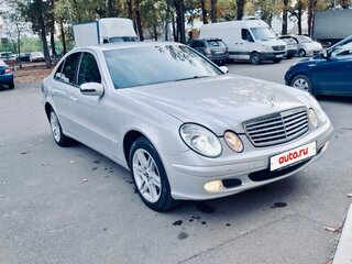 2004 Mercedes-Benz E-Класс 200 III (W211, S211), серебристый, 900000 рублей, вид 3