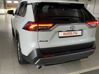 2022 Toyota RAV4 V (XA50), белый, 4700000 рублей, вид 4