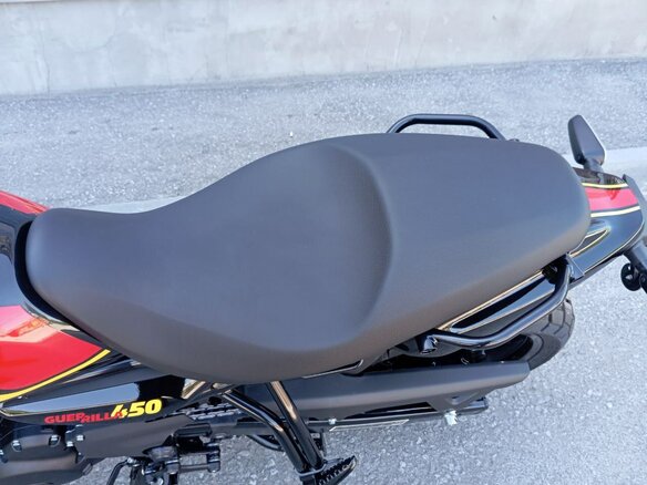 2026 Royal Enfield Guerrilla 450, чёрный, 554000 рублей - вид 13