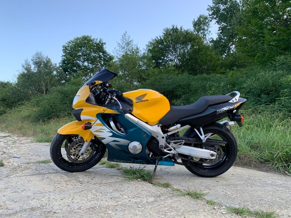 1999 Honda CBR 600F, жёлтый, 330000 рублей - вид 1