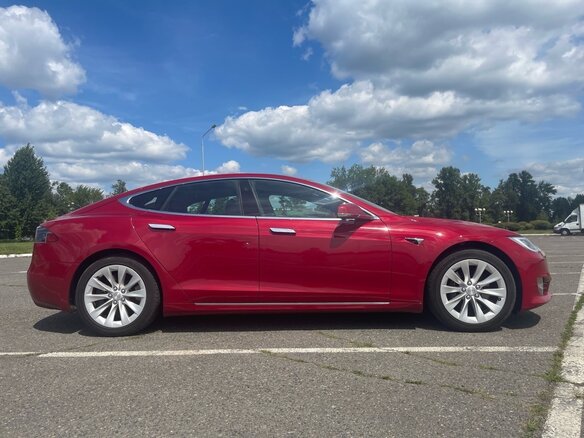2019 Tesla Model S 100D I Рестайлинг, красный, 4100000 рублей - вид 3
