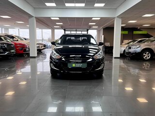 2013 Hyundai Solaris I, чёрный, 750000 рублей, вид 3
