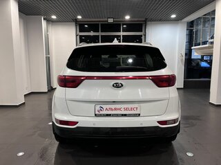2018 Kia Sportage IV, белый, 1800000 рублей, вид 4