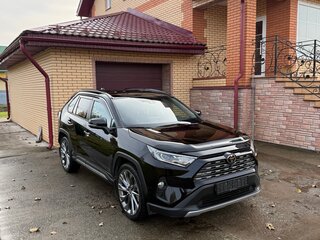 2020 Toyota RAV4 V (XA50), чёрный, 4200000 рублей, вид 3