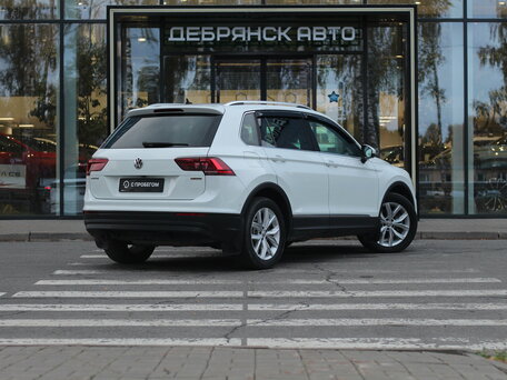 2018 Volkswagen Tiguan II, белый, 2470000 рублей, вид 3