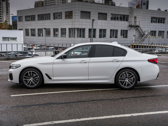 2020 BMW 5 серии 520d xDrive VII (G30/G31/G38) Рестайлинг, белый, 4570000 рублей - вид 10