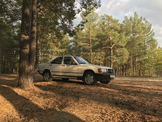 1984 Mercedes-Benz 190 (W201), белый, 500000 рублей, вид 4
