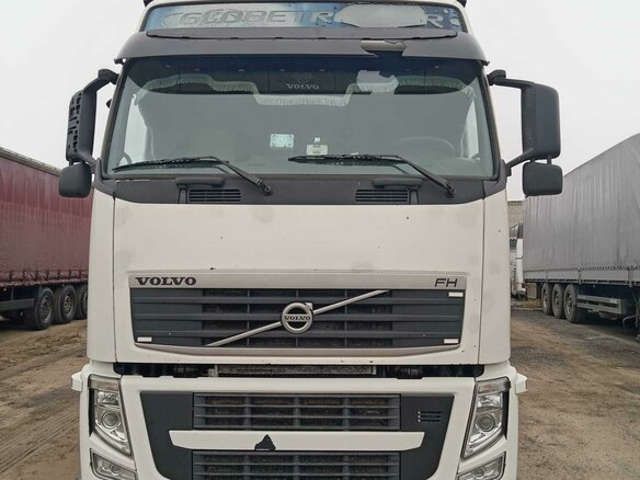 2011 Volvo FH, белый, 2700000 рублей
