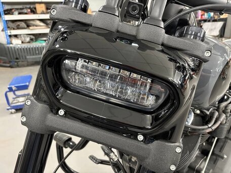 2022 Harley-Davidson Fat Bob, серый, 1950000 рублей, вид 2