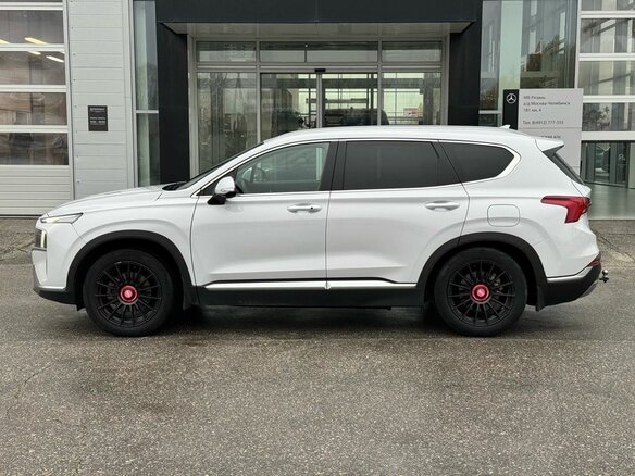 2021 Hyundai Santa Fe IV Рестайлинг, белый, 3067000 рублей - вид 5
