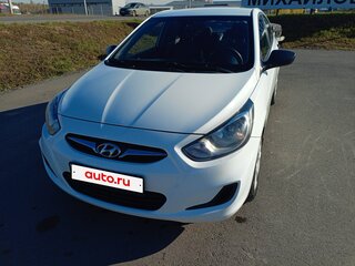 2013 Hyundai Solaris I, белый, 780000 рублей, вид 1