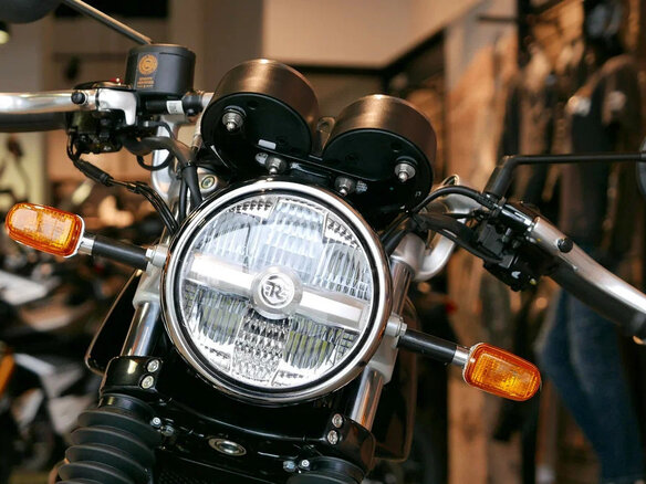 2025 Royal Enfield Continental GT, белый, 680000 рублей - вид 8